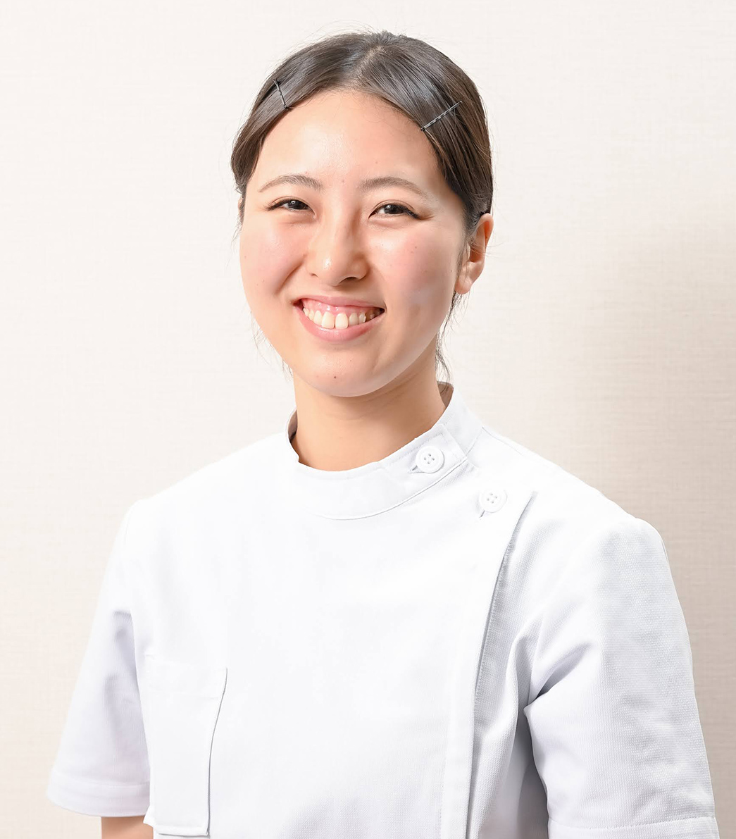 スタッフの顔写真