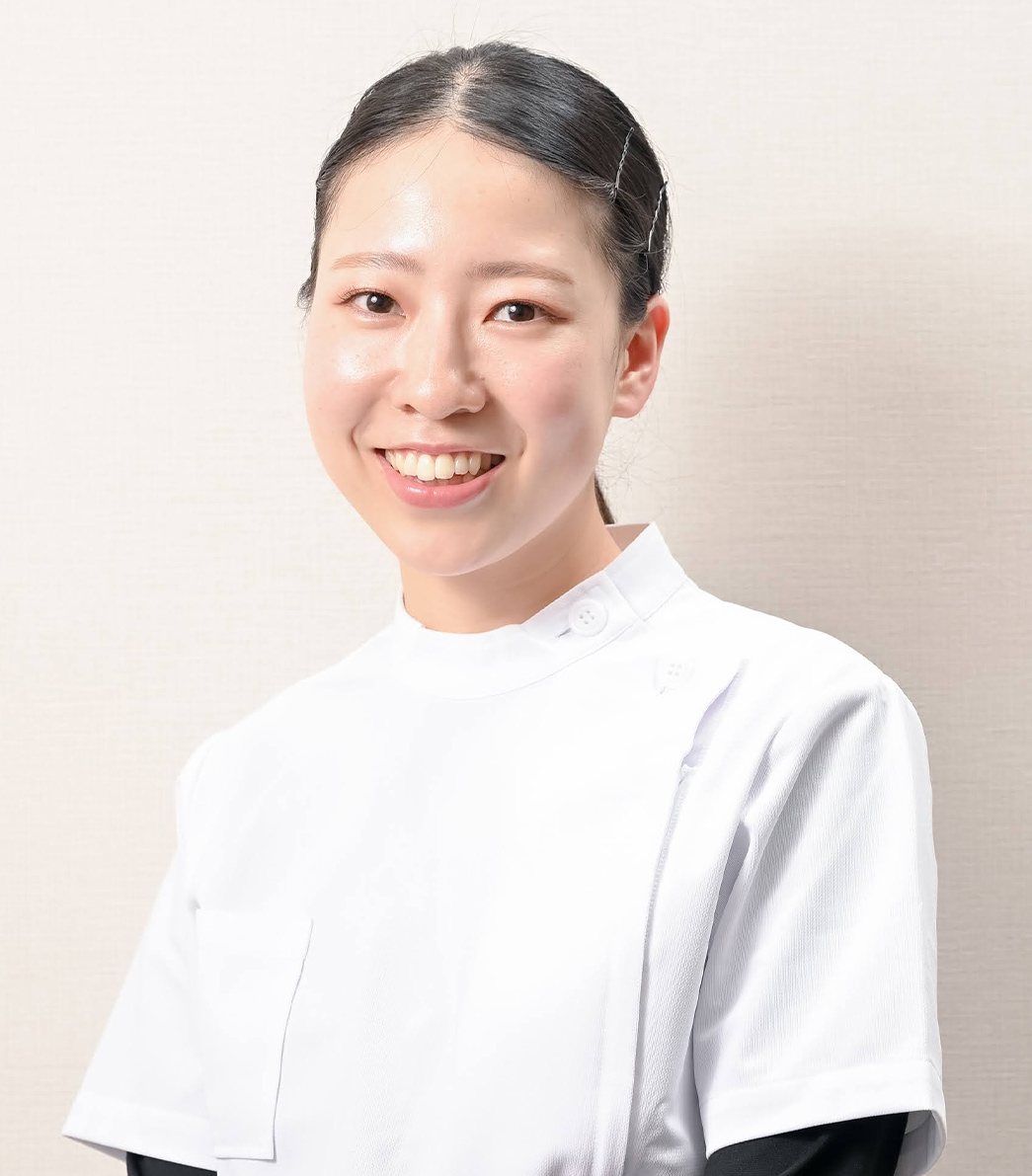 スタッフの顔写真